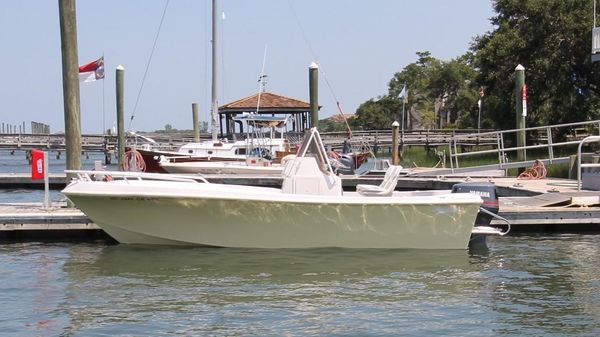 Mako 19 Center Console 