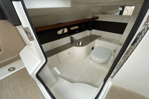 Sea Ray 350 SLX image