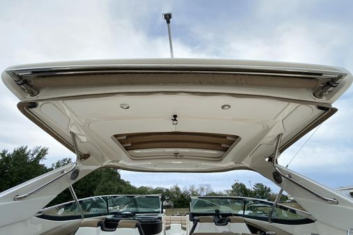 Sea Ray 350 SLX image