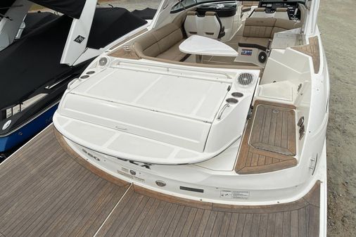 Sea Ray 350 SLX image