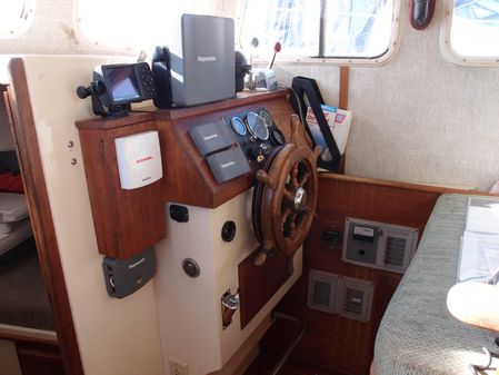 Fales PILOTHOUSE MOTOR SAILOR image