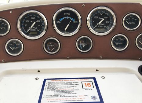 Chris-Craft 320 Express Cruiser image