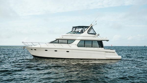 Carver 53 Voyager