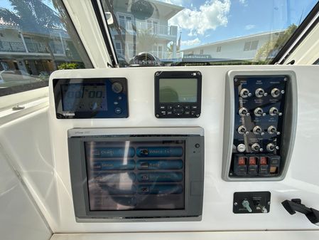 Everglades 295-CENTER-CONSOLE image