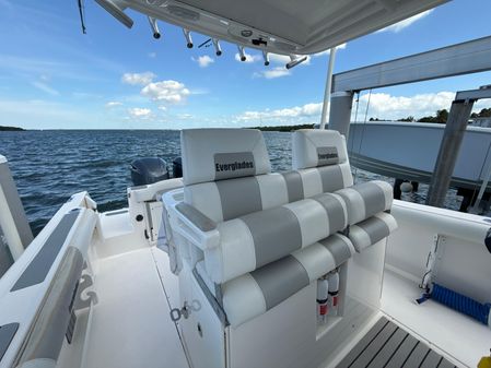 Everglades 295-CENTER-CONSOLE image