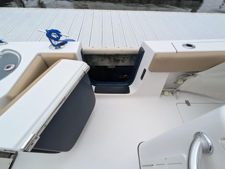 Sportsman Open 282 Center Console image