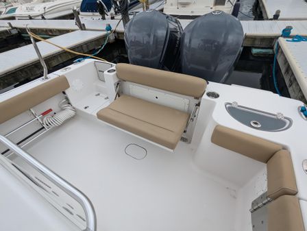 Sportsman Open 282 Center Console image