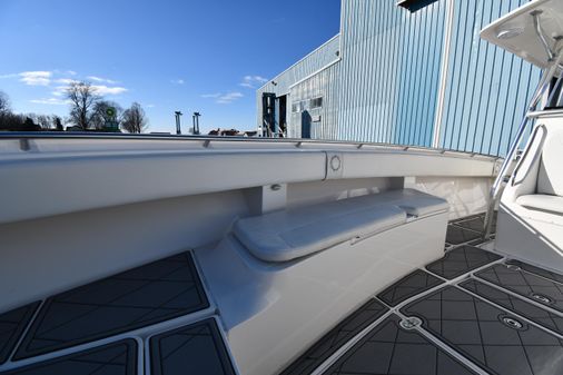 Fountain 38 Center Console image