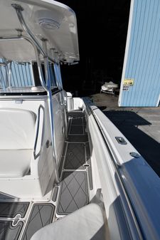 Fountain 38 Center Console image