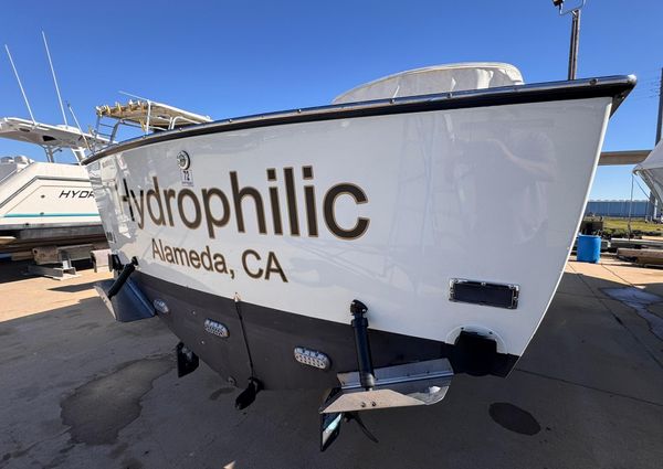 Bertram 28 Moppie image