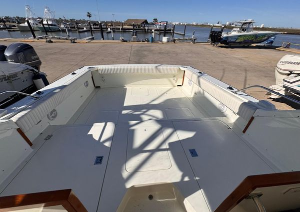 Bertram 28 Moppie image