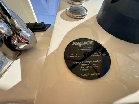 Bertram 28 Moppie image