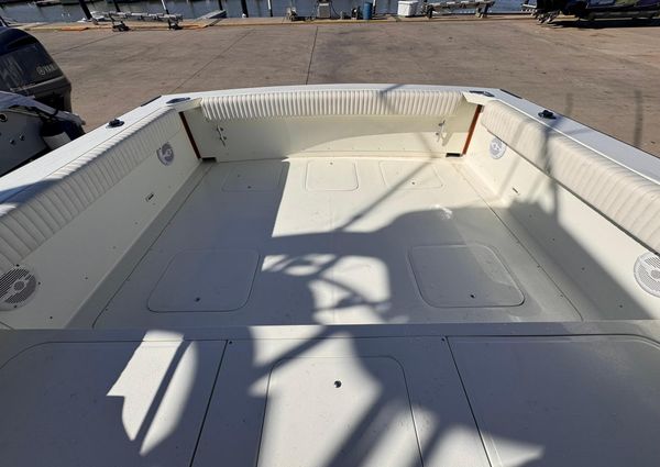 Bertram 28 Moppie image