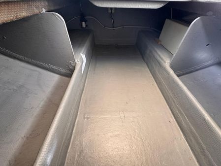 Bertram 28 Moppie image