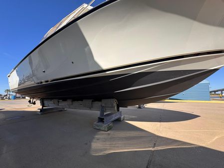 Bertram 28 Moppie image