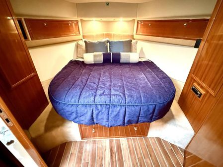 Riviera 42 Flybridge image