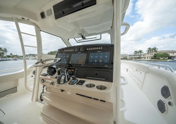 Boston Whaler 420 OR image