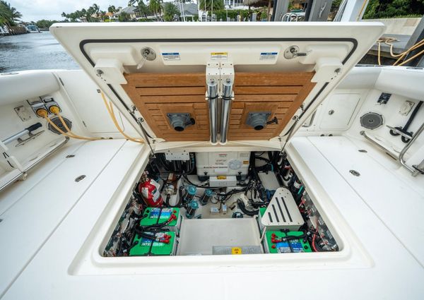 Boston Whaler 420 OR image