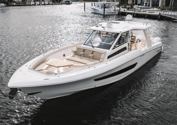 Boston Whaler 420 OR image