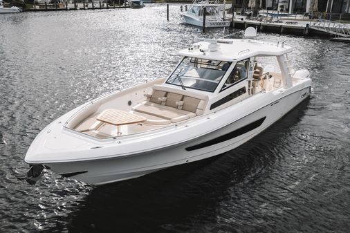 Boston Whaler 420 OR image