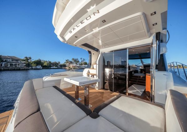 Galeon 560 Fly image