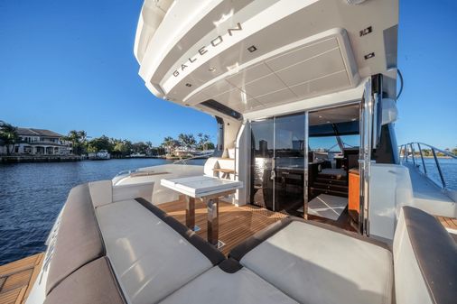 Galeon 560 Fly image