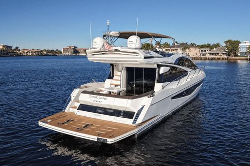 Galeon 560 Fly image