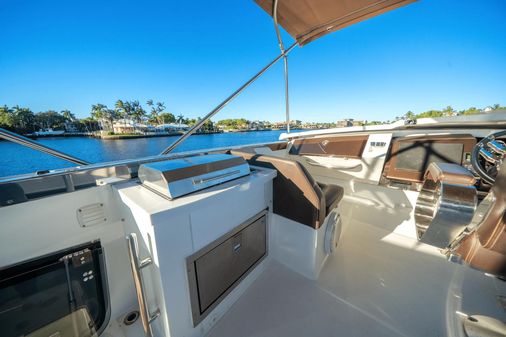 Galeon 560 Fly image