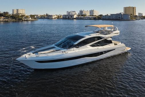 Galeon 560 Fly image