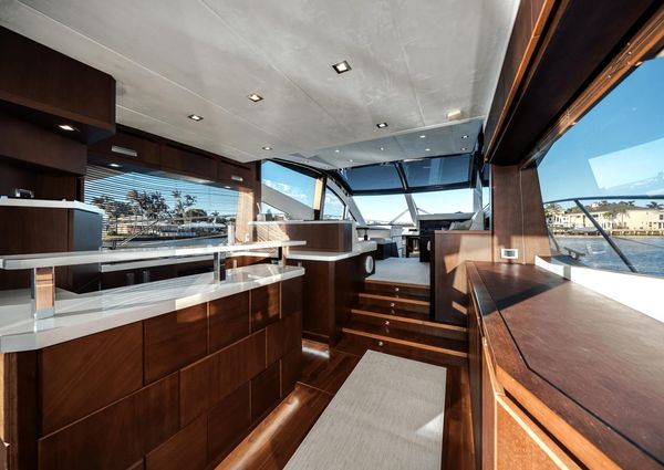 Galeon 560 Fly image