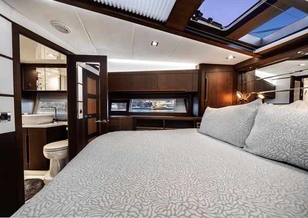 Galeon 560 Fly image