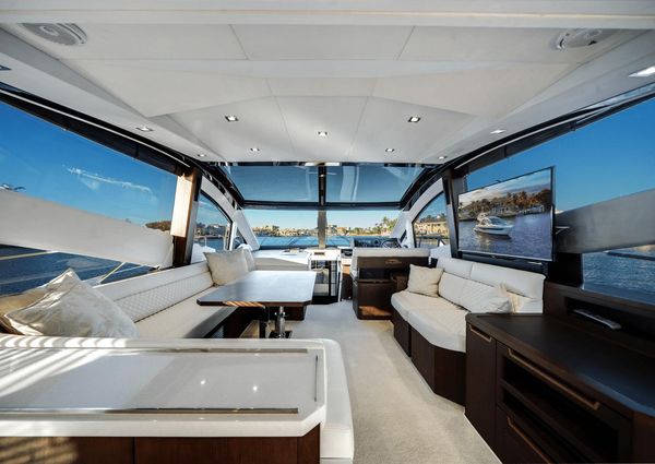 Galeon 560 Fly image