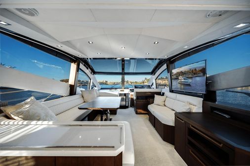 Galeon 560 Fly image