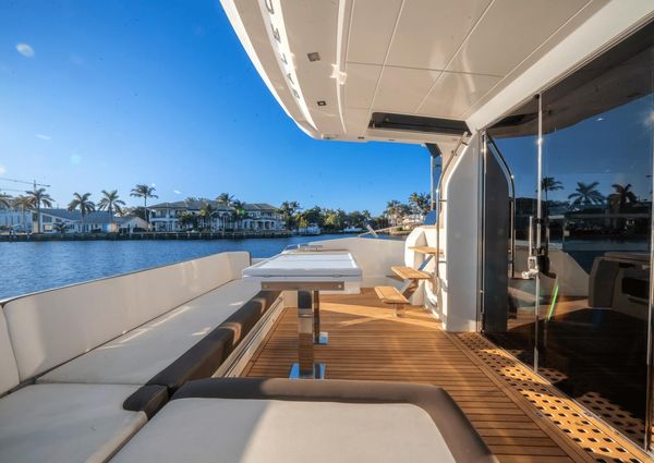 Galeon 560 Fly image