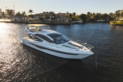 Galeon 560 Fly image