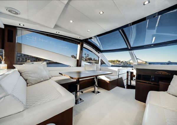 Galeon 560 Fly image