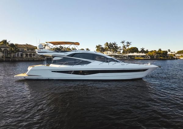 Galeon 560 Fly image