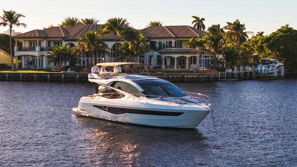 Galeon 560 Fly