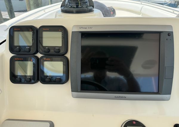 Pursuit S 310 Center Console image