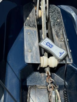 Pursuit S 310 Center Console image