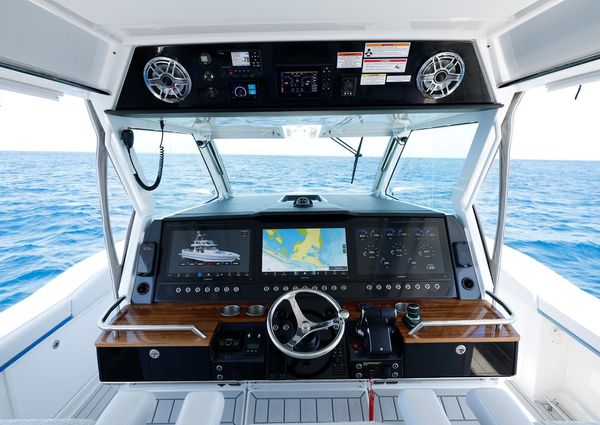 Formula 457-CENTER-CONSOLE-FISH image