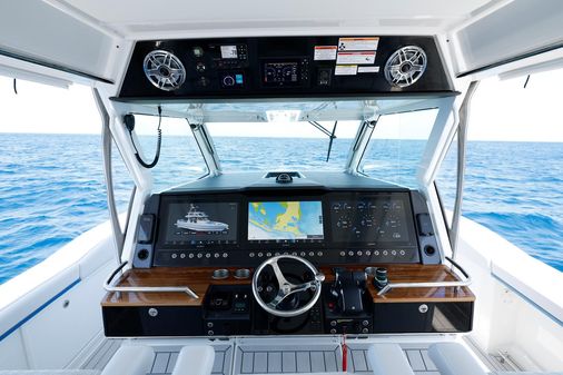 Formula 457-CENTER-CONSOLE-FISH image