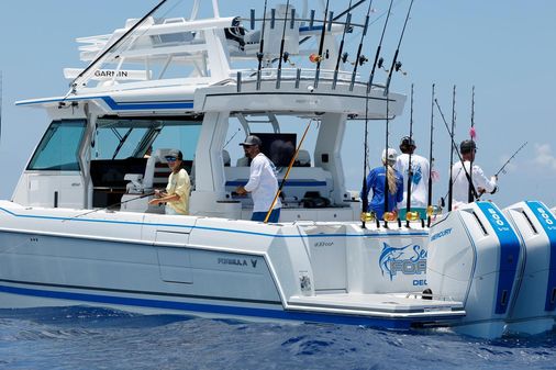 Formula 457-CENTER-CONSOLE-FISH image