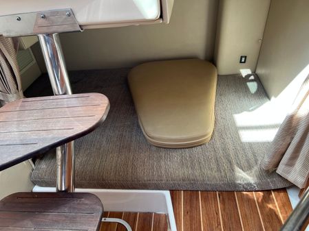 Robalo R305 WALK AROUND image