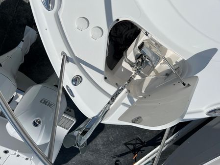 Robalo R305 WALK AROUND image