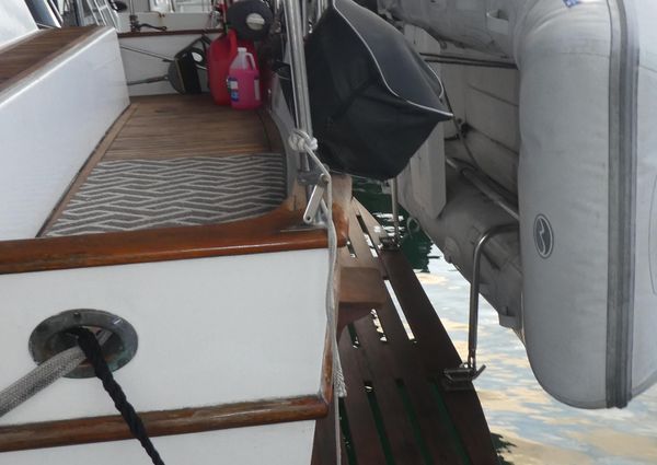 Marine-trader 41-TRI-CABIN image