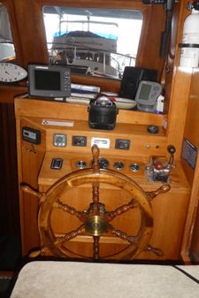 Marine-trader 41-TRI-CABIN image