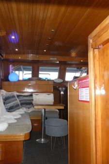 Marine-trader 41-TRI-CABIN image