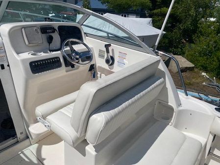 Robalo R225 Walkaround image