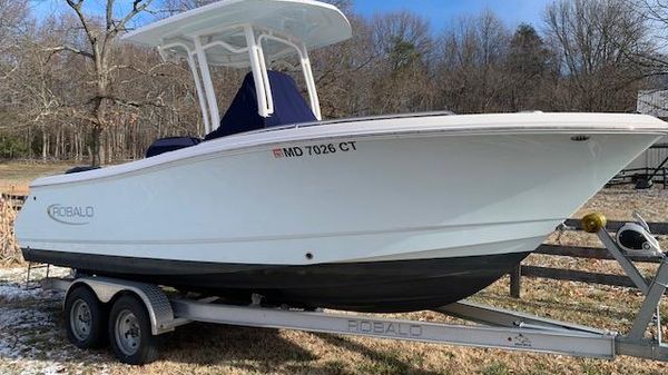 Robalo R230 Center Console 